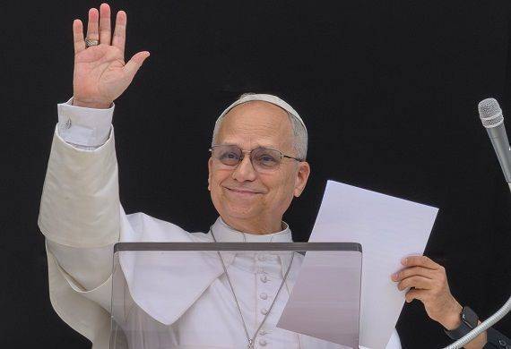 Pope Leo Warns of Deep Global Crisis in Address to Spain