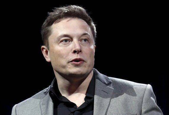 Musk Says SpaceX to Build Self-Growing City on Moon Before Mars