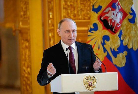 Putin Slams U.S. Sanctions in Cuba Talks in Moscow Kremlin Meetup